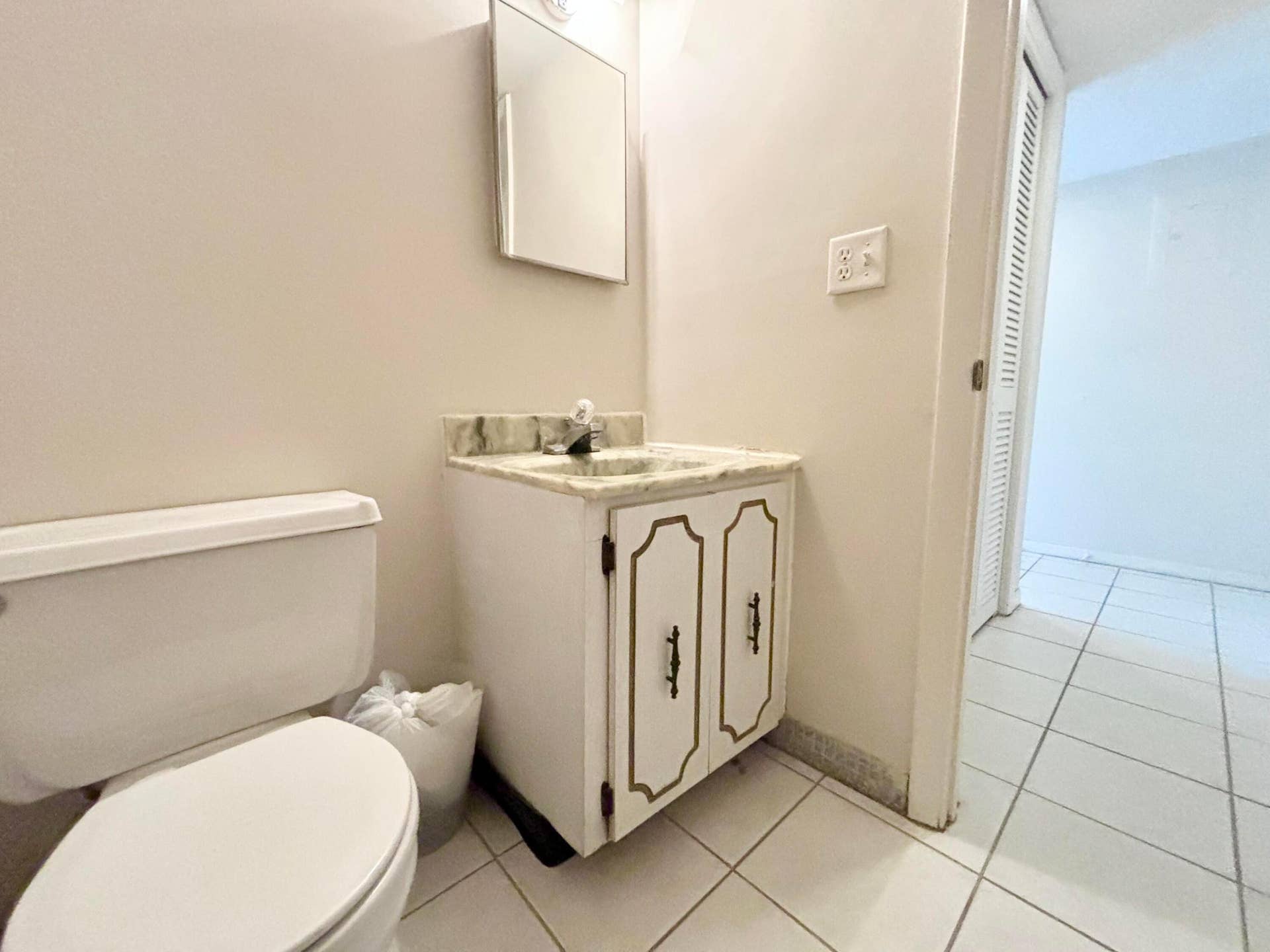 4139 NW 88th Avenue, #104, Coral Springs, FL 33065 Second Bathroom