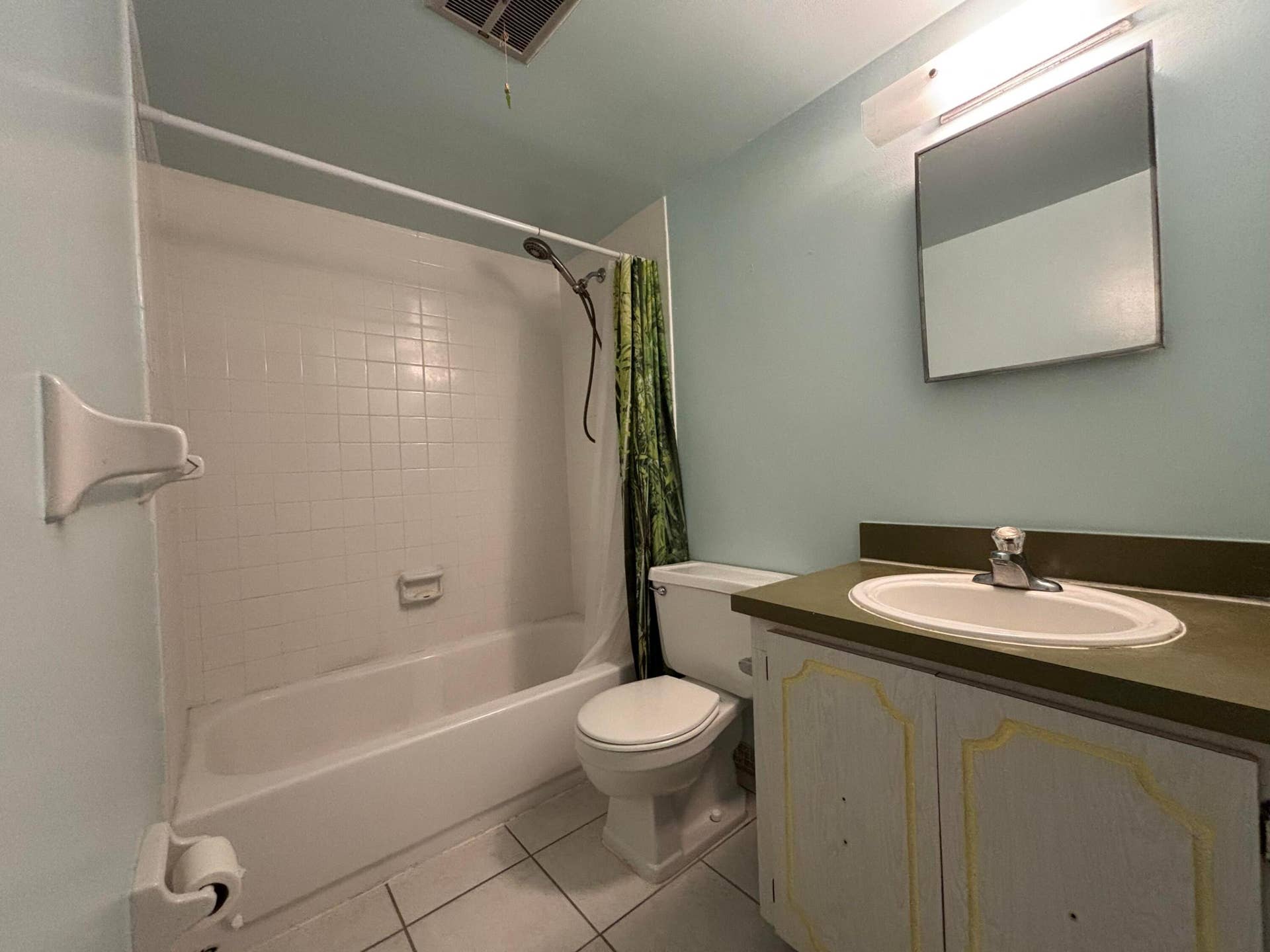 4139 NW 88th Avenue, #104, Coral Springs, FL 33065 Primary Bathroom