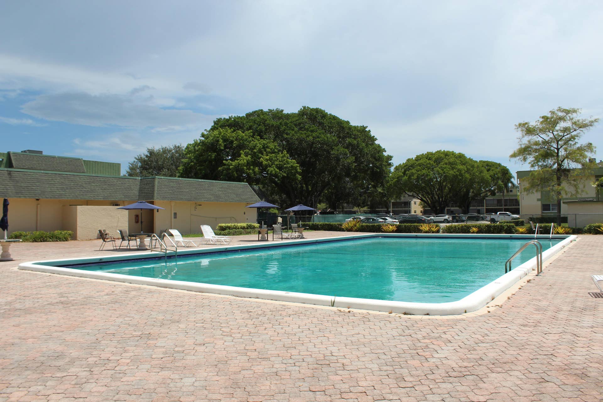 4139 NW 88th Avenue, #104, Coral Springs, FL 33065 Community Pool