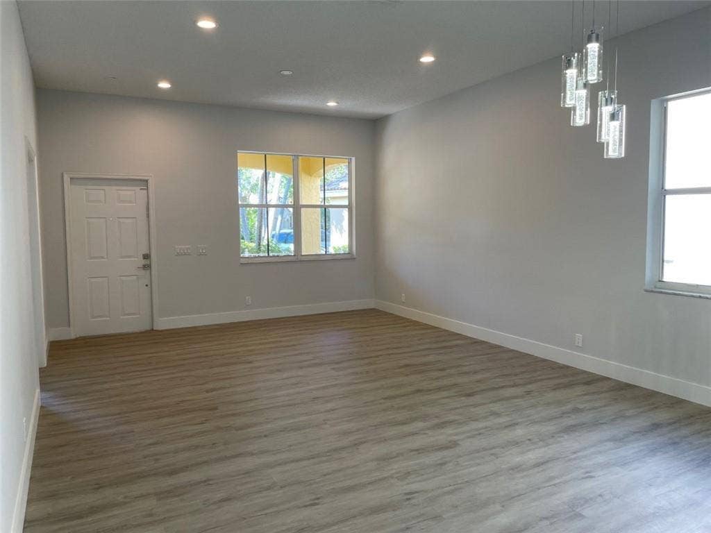4293 LAUREL RIDGE Circle, #4293, Weston, FL 33331 4293-28