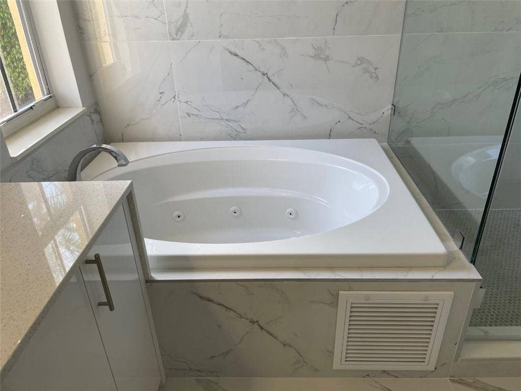 4293 LAUREL RIDGE Circle, #4293, Weston, FL 33331 4293-43