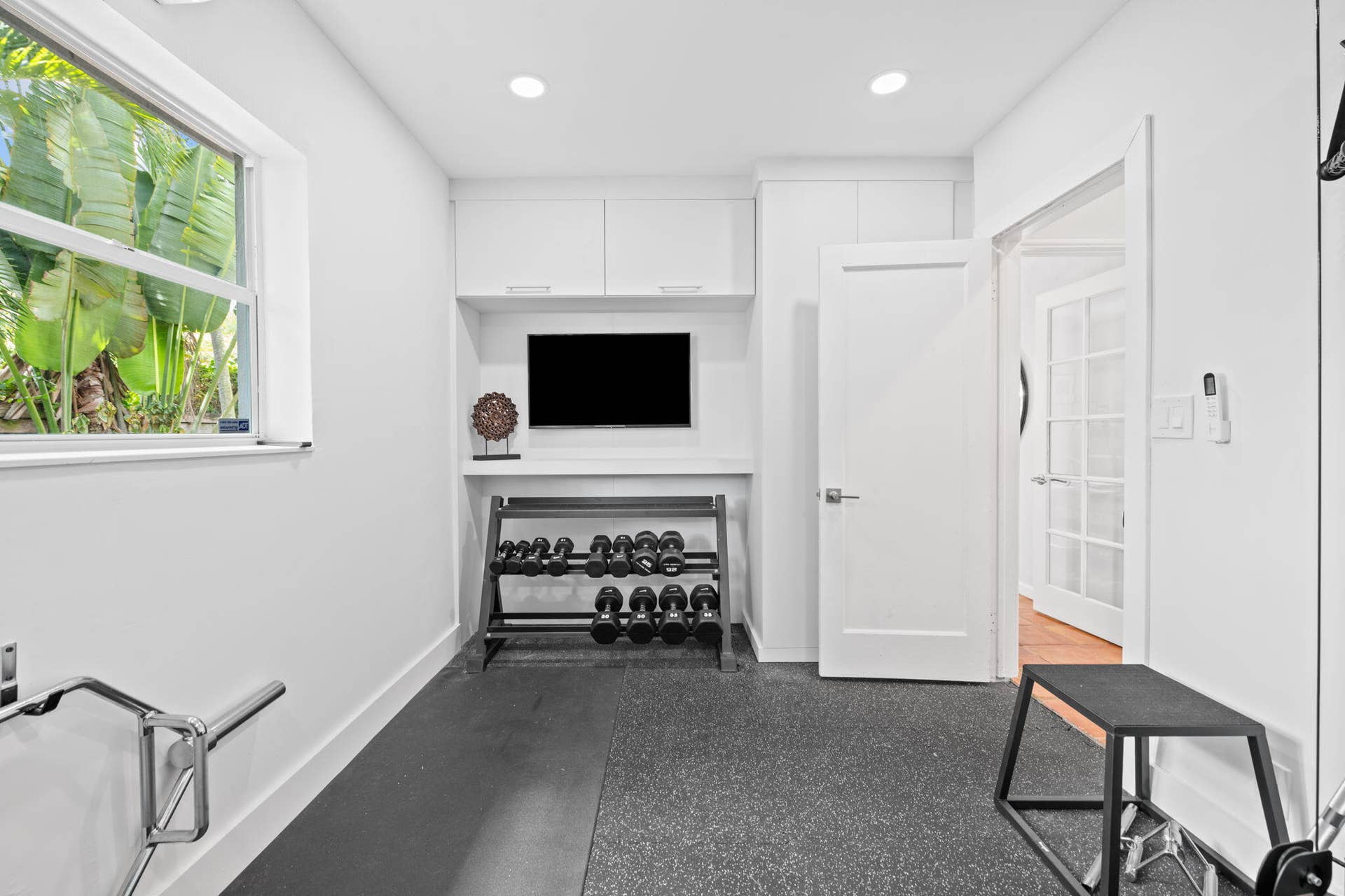 1627 NE 17TH Avenue, Fort Lauderdale, FL 33305 42-web-or-mls-DSC_9073