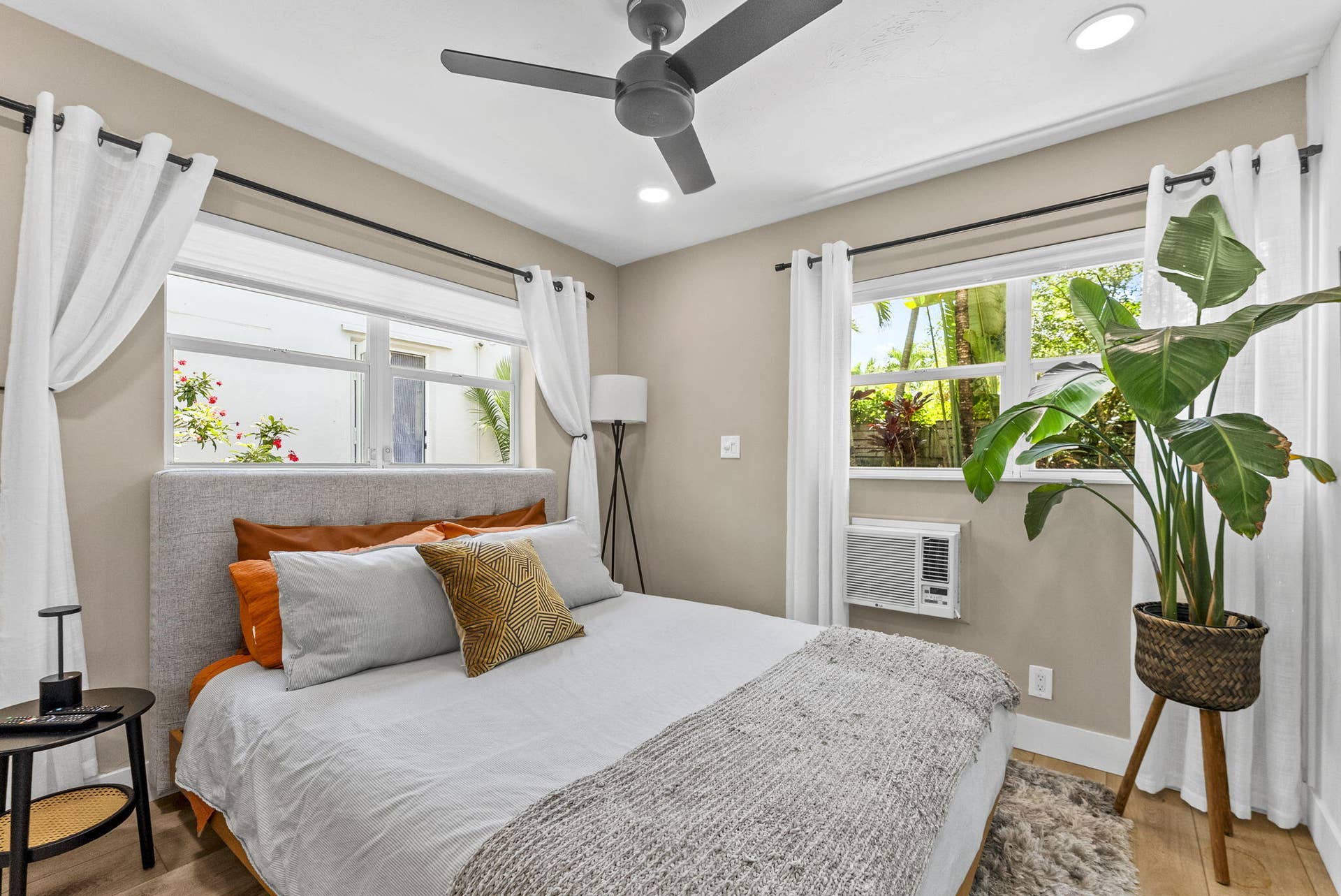 1627 NE 17TH Avenue, Fort Lauderdale, FL 33305 10-web-or-mls-DSC01969