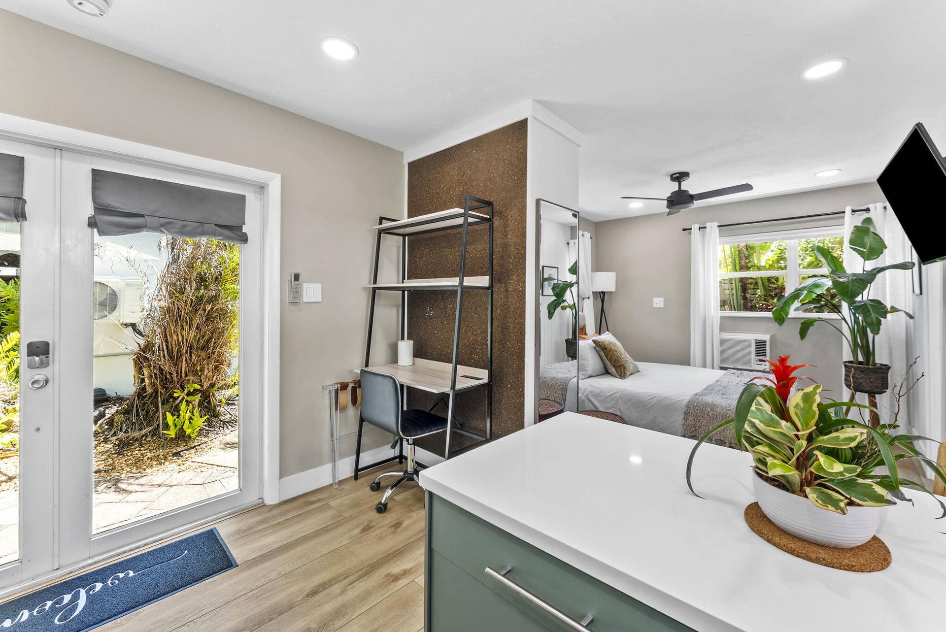 1627 NE 17TH Avenue, Fort Lauderdale, FL 33305 15-web-or-mls-DSC01984