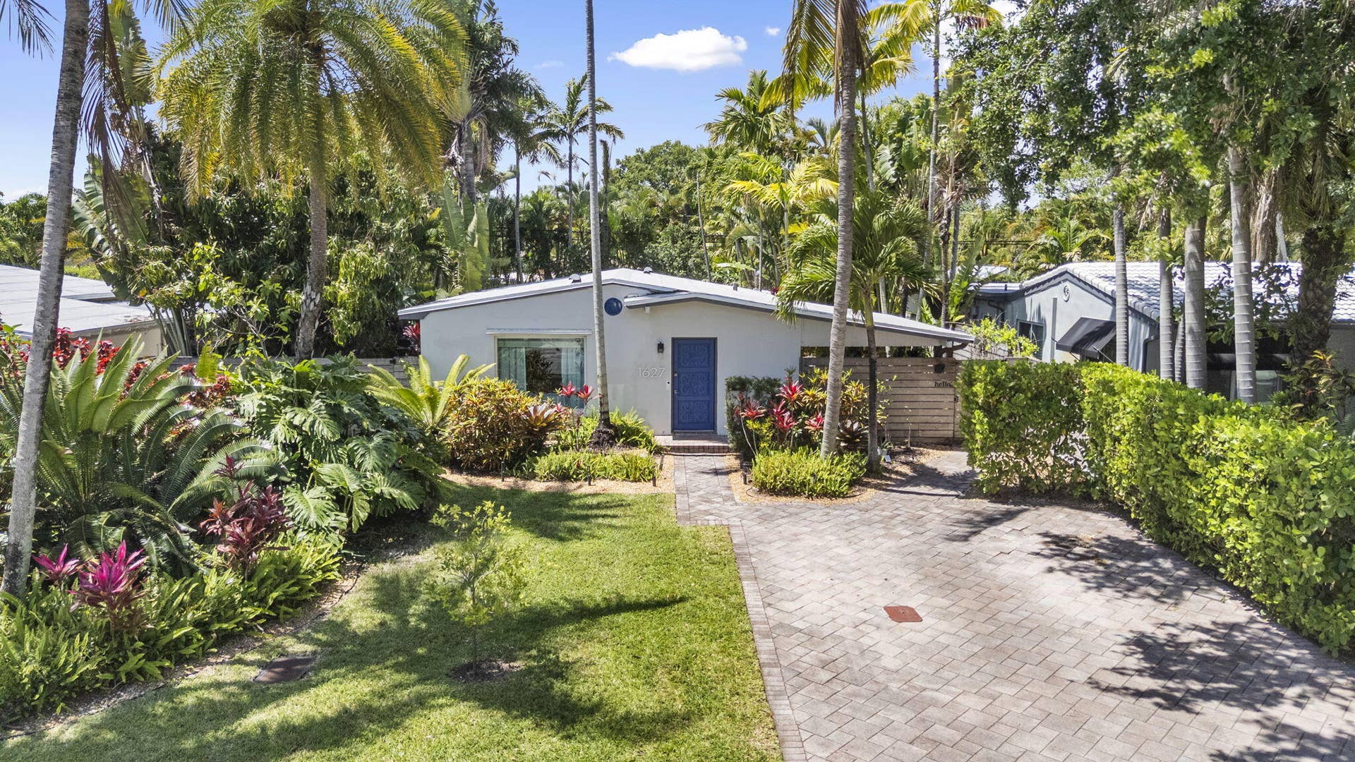 1627 NE 17TH Avenue, Fort Lauderdale, FL 33305 4-web-or-mls-DJI_20260406132331_0706_D