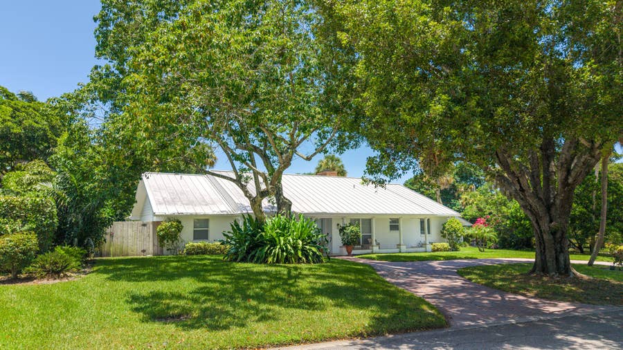Property photo for 15 W HIGH POINT Road, Sewalls Point, FL