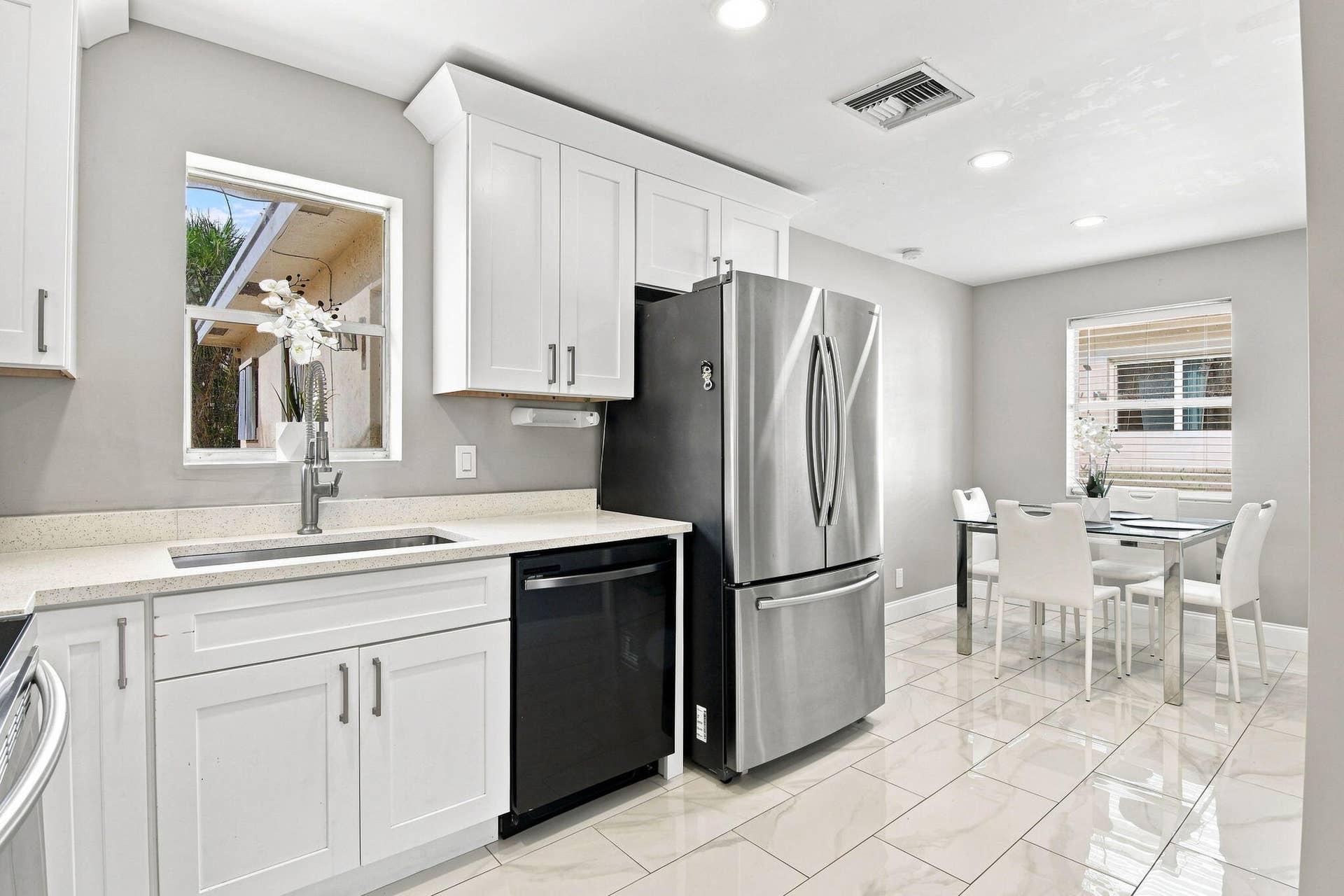 12-web-or-mls-1217%20W%2032nd%20St%20%28