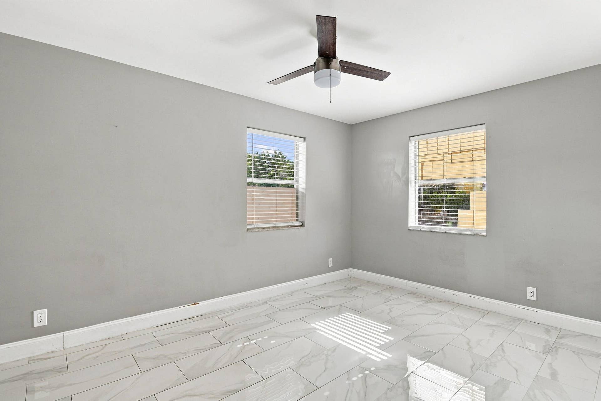 14-web-or-mls-1217%20W%2032nd%20St%20%28