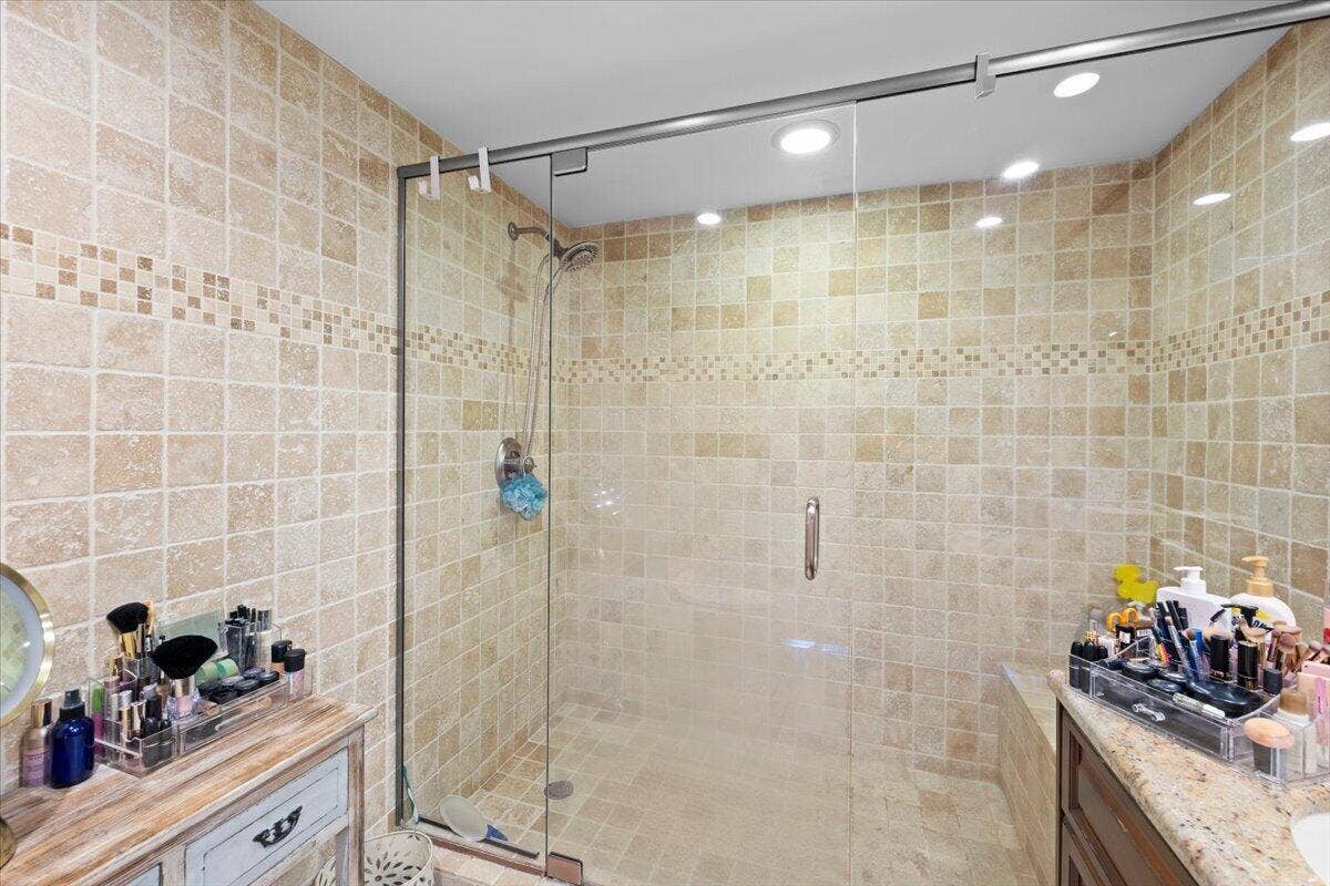 1167 HILLSBORO MILE, #308, Hillsboro Beach, FL 33062 20-424A2058
