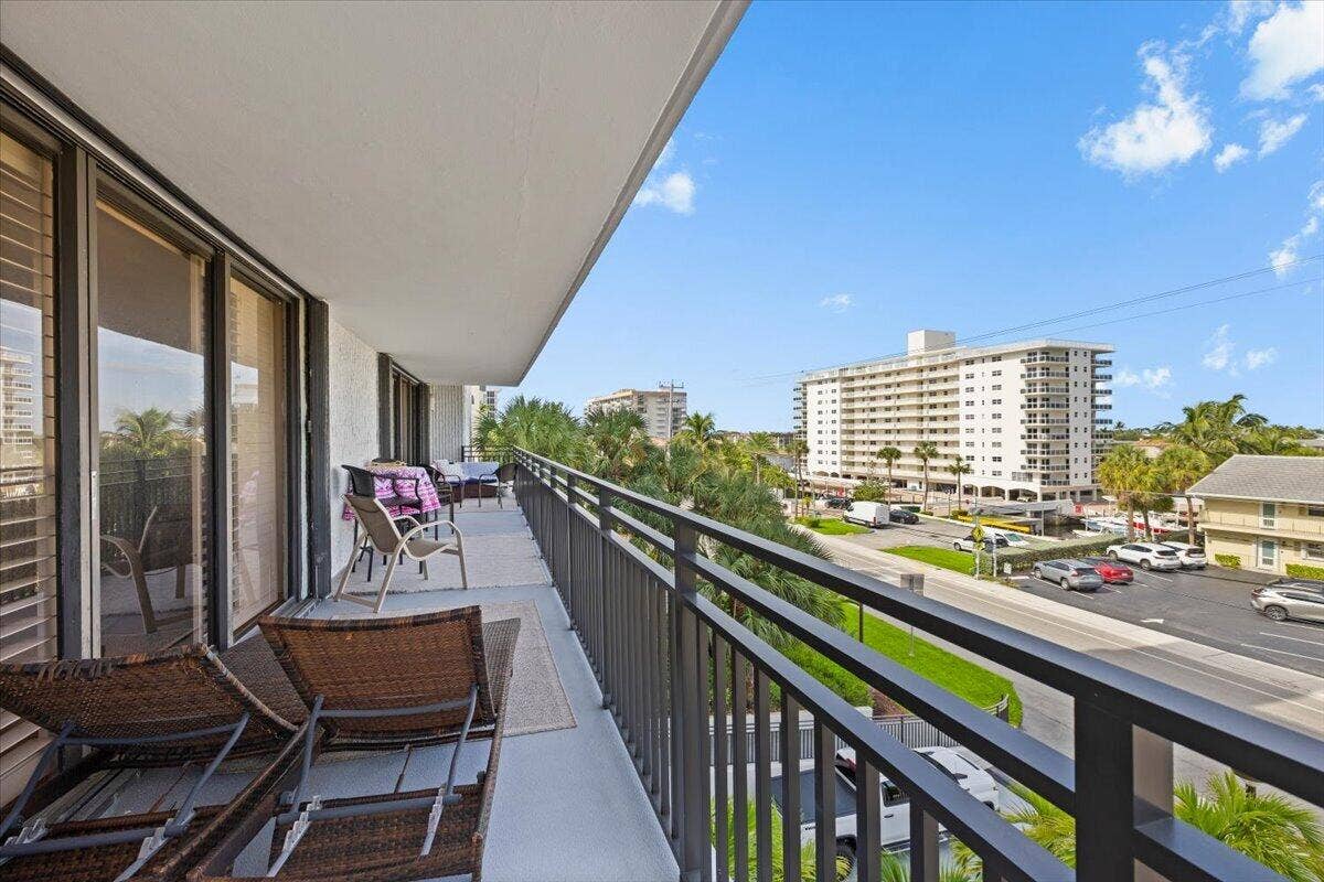 1167 HILLSBORO MILE, #308, Hillsboro Beach, FL 33062 28-424A2083