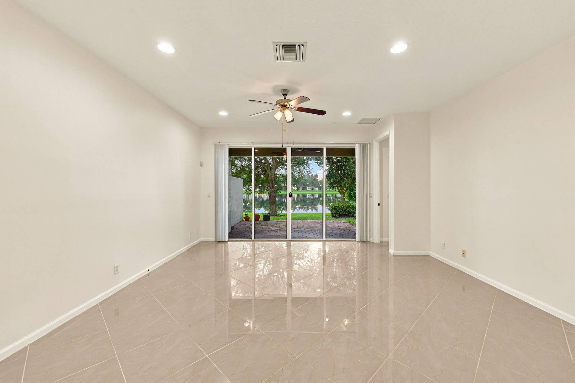 25_453a4642