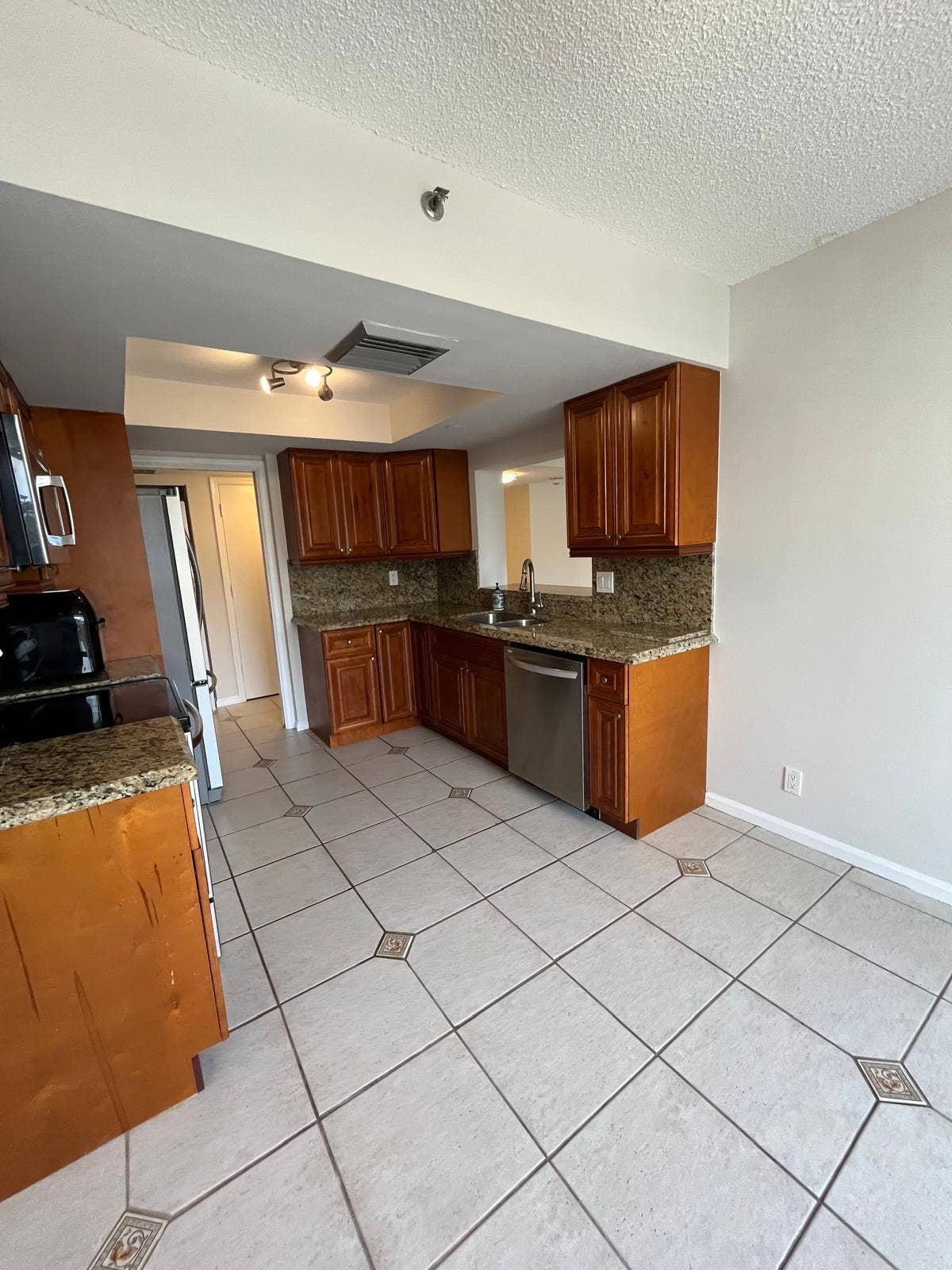 3555 S OCEAN Boulevard, #411, South Palm Beach, FL 33480 62b06ce3-16f4-4e6f-986f-467f0b3cbdc2