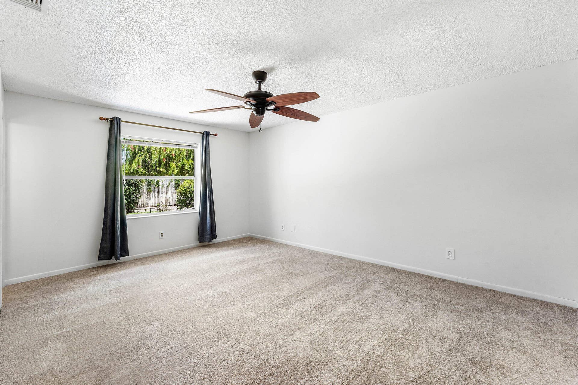 013-149ArrowheadCircle-Jupiter-FL-33458-