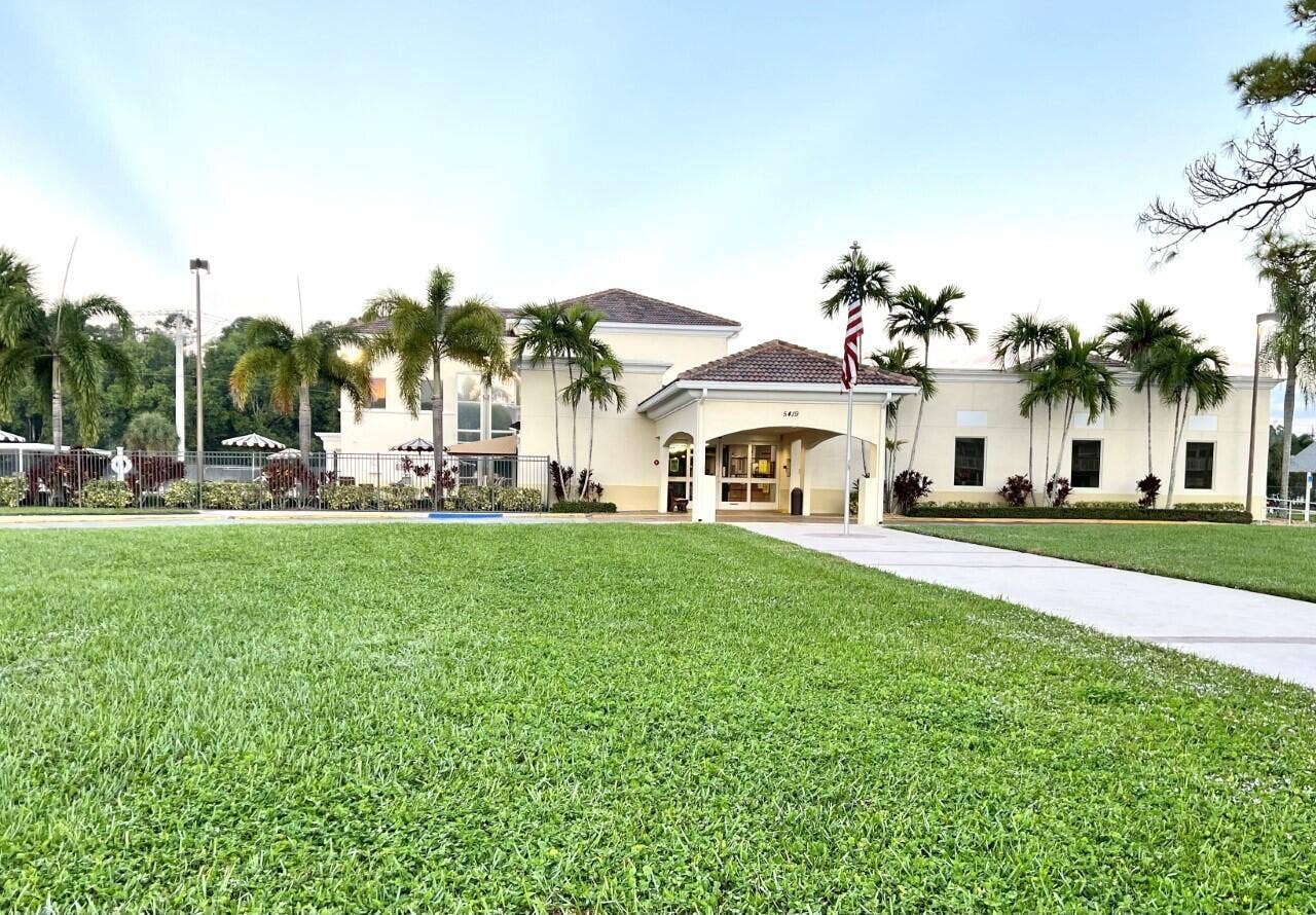 51 HASTINGS D, #51, West Palm Beach, FL 33417 Hastings Fitness Center