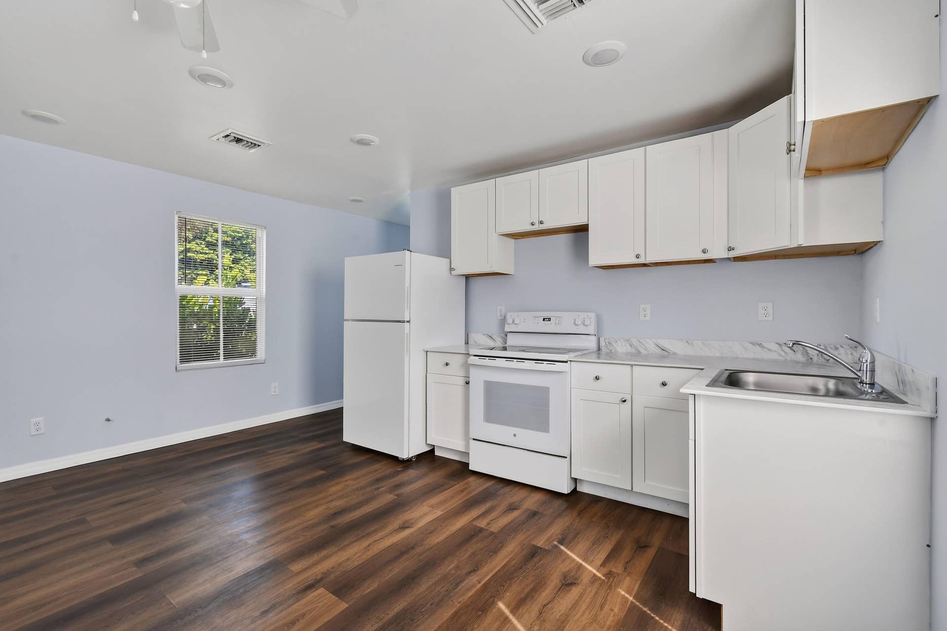 6416thSt(8)