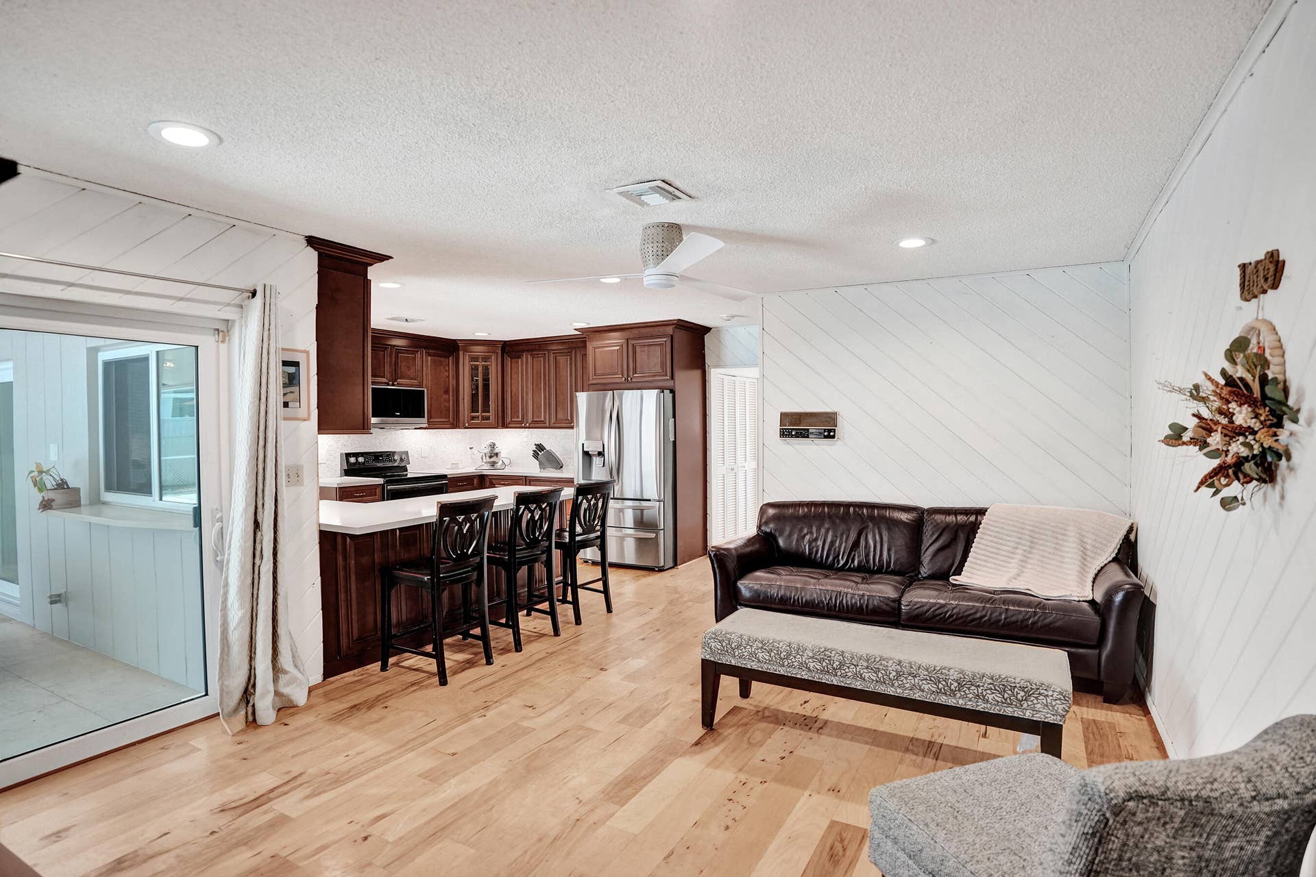 4800 NE 26TH Avenue, Fort Lauderdale, FL 33308 Family room off the Kitchen