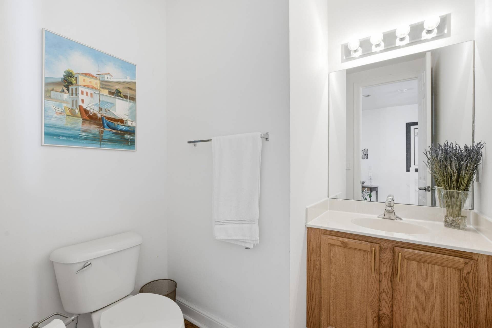 960 Millbrae Court, #6, West Palm Beach, FL 33401 2nd floor 1/2 bath
