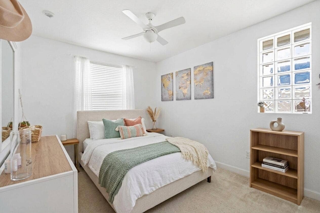 960 Millbrae Court, #6, West Palm Beach, FL 33401 VIRTUALLY STAGED guest bedroom
