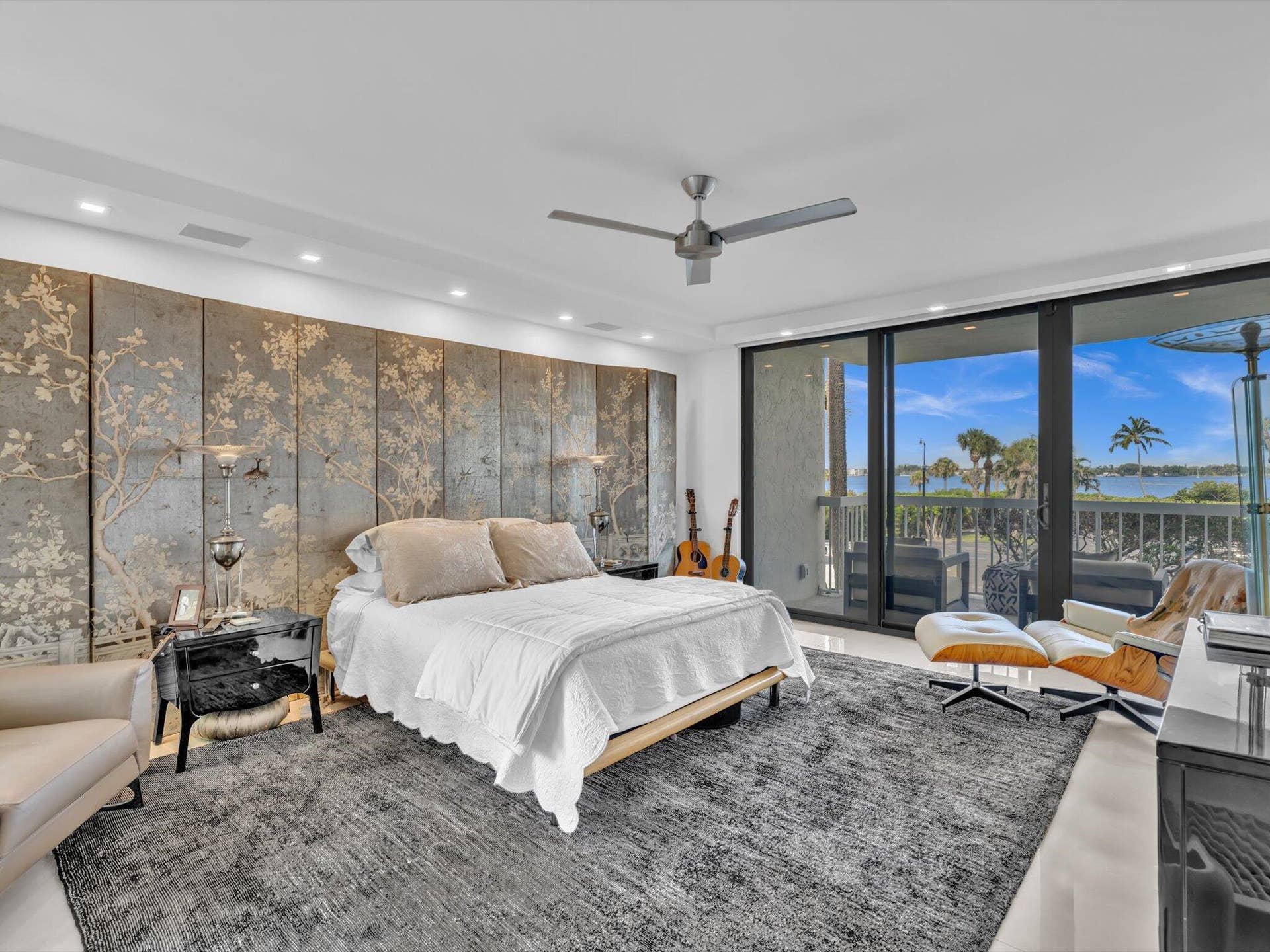 PRIMARY BED WITH DOUBLE BALCONY