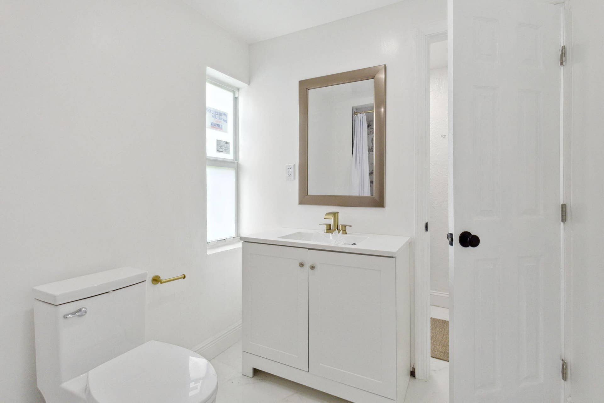 1530 NW 18TH Court, Fort Lauderdale, FL 33311 Primary Bath
