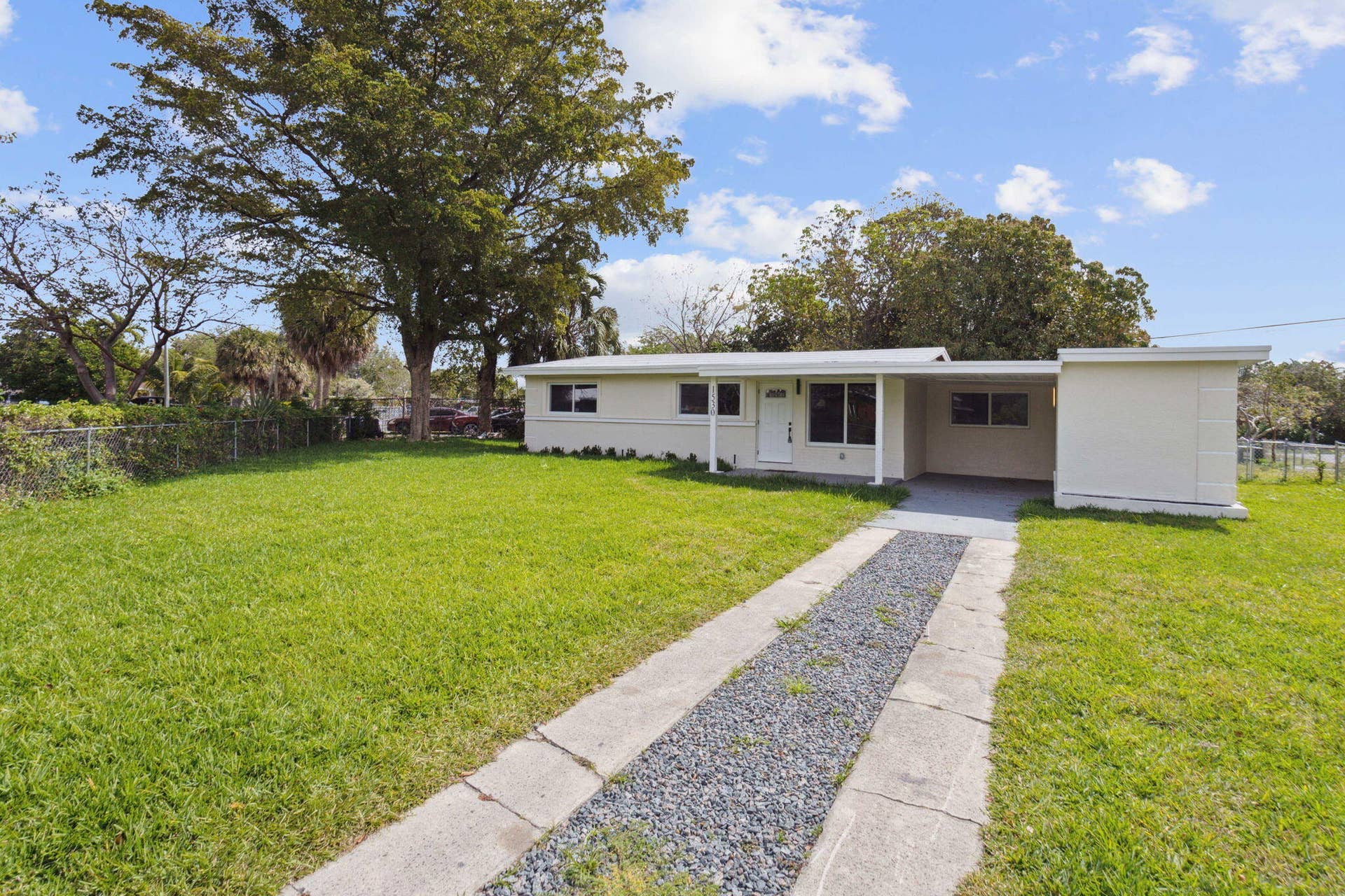 1530 NW 18TH Court, Fort Lauderdale, FL 33311 Entrance