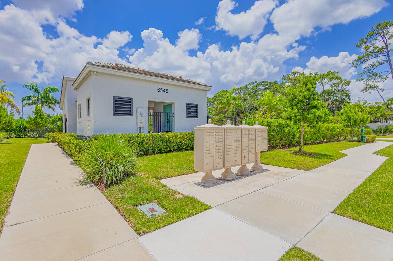 6710 POINTE OF WOODS Drive, West Palm Beach, FL 33413 49-print-49-print-5D1A6698