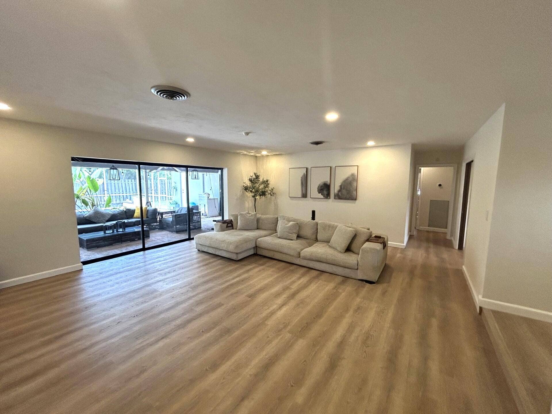 560 S LAKE DASHA Drive, Plantation, FL 33324 560 NEW Living