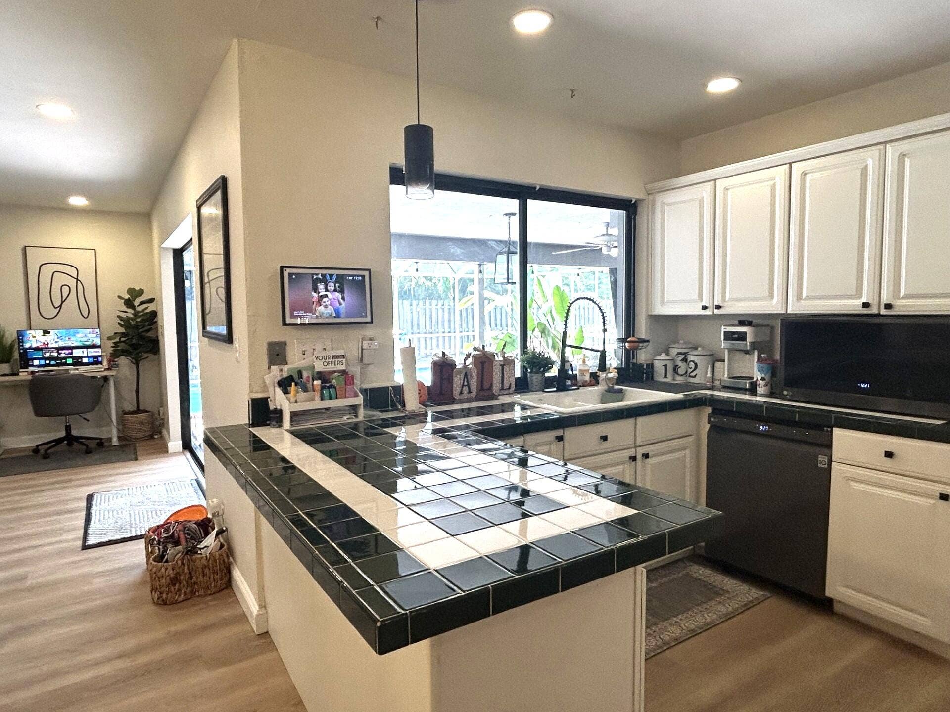 560 S LAKE DASHA Drive, Plantation, FL 33324 560 NEW KIT