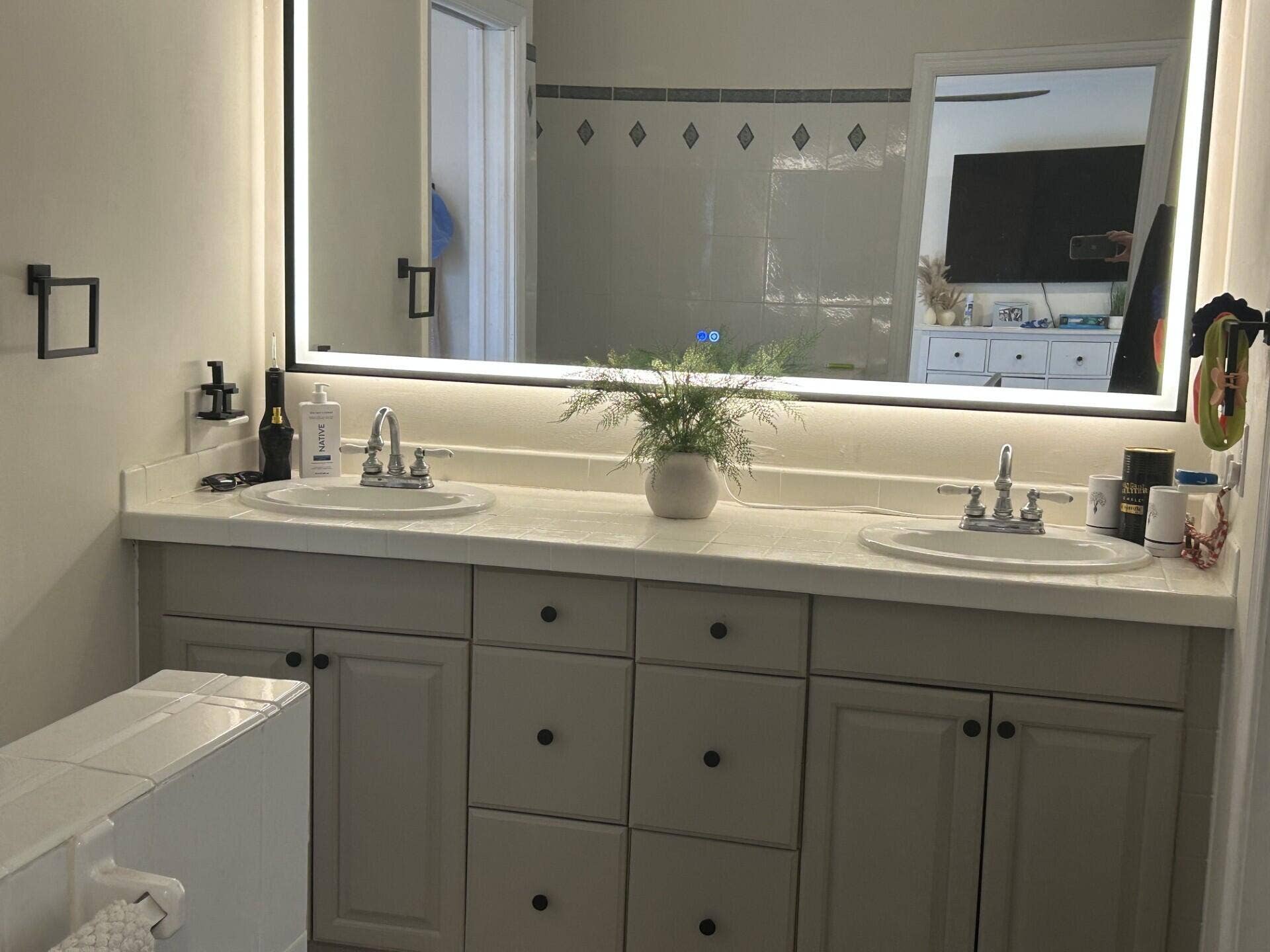 560 S LAKE DASHA Drive, Plantation, FL 33324 560 NEW Bath master