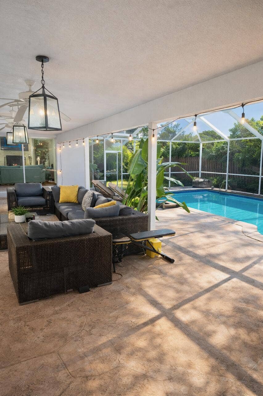 560 S LAKE DASHA Drive, Plantation, FL 33324 560 patio pool