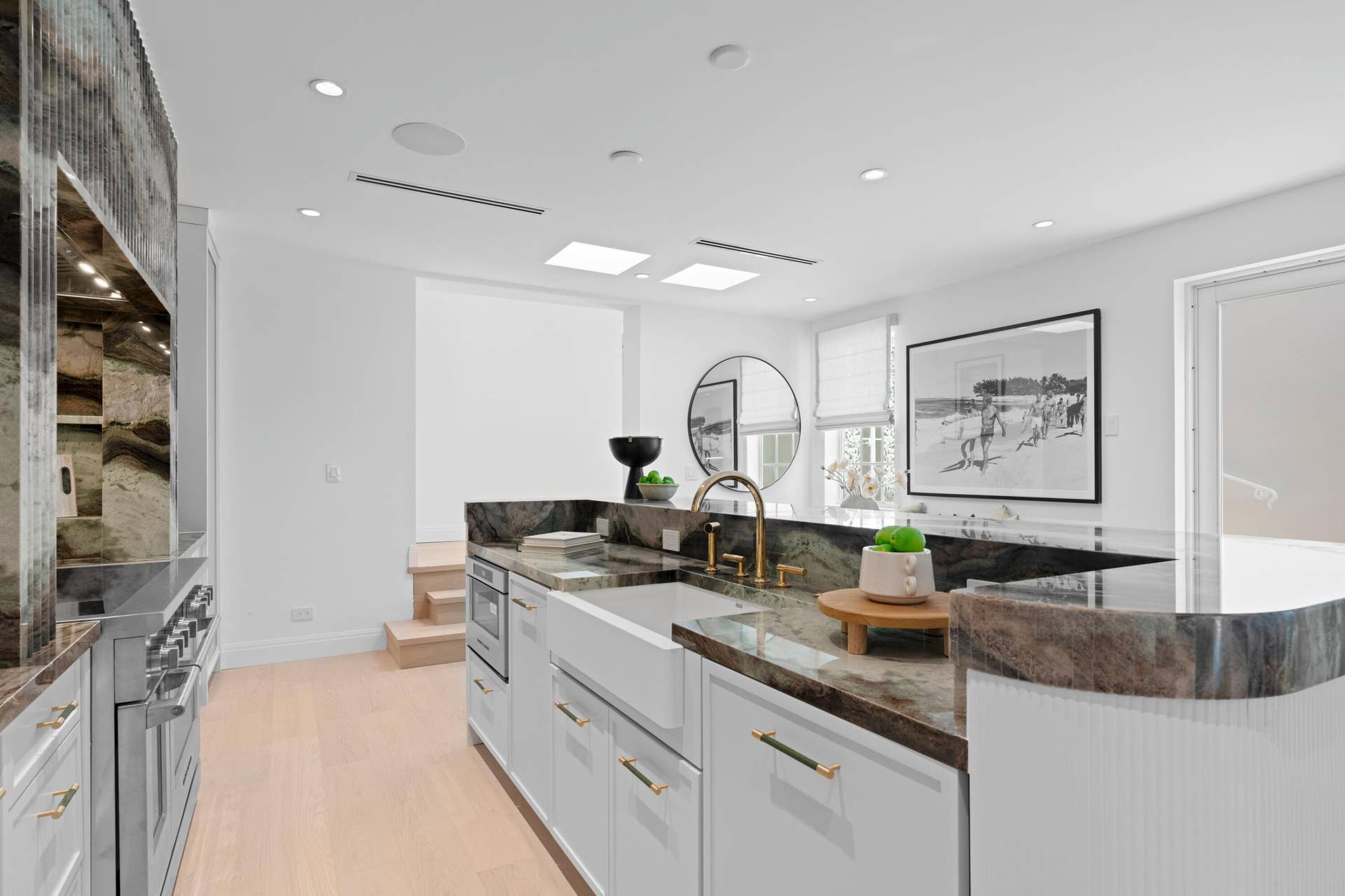 9 - Kitchen