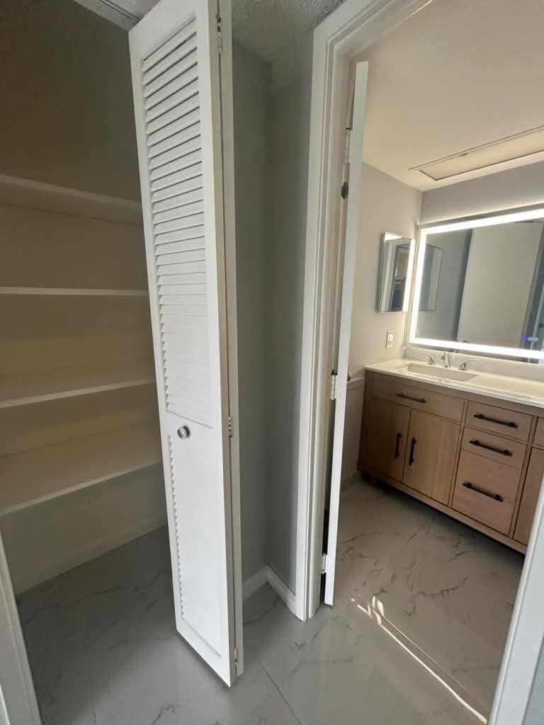 2661 S COURSE Drive, #306, Pompano Beach, FL 33069 bathroom