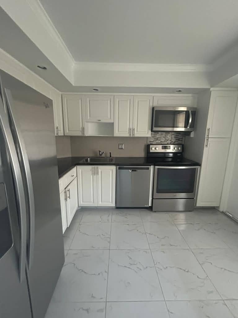 2661 S COURSE Drive, #306, Pompano Beach, FL 33069 KITCHEN 2