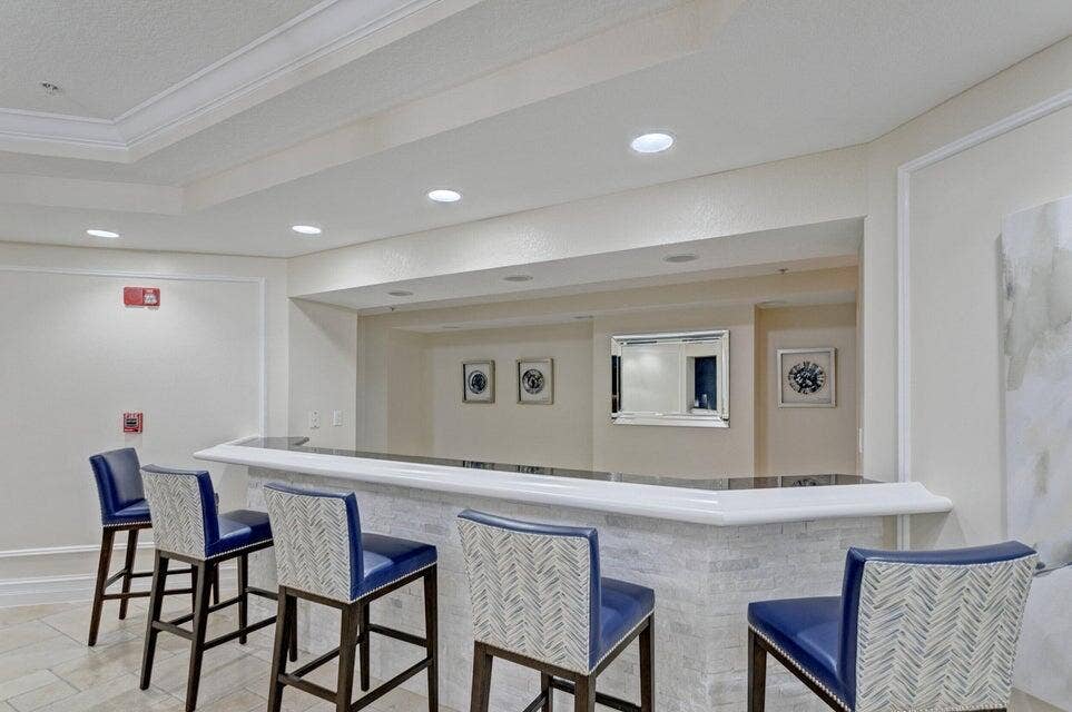 221 Ocean Grande Boulevard, #407, Jupiter, Jupiter, FL 33477 COMMUNITY BAR AREA