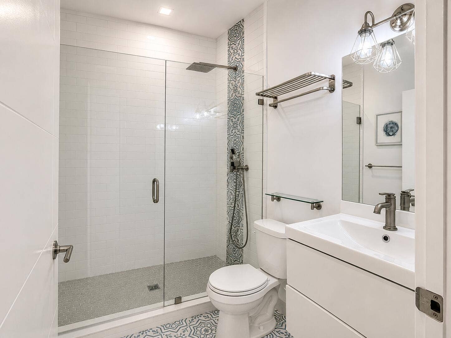 guesy bathroom