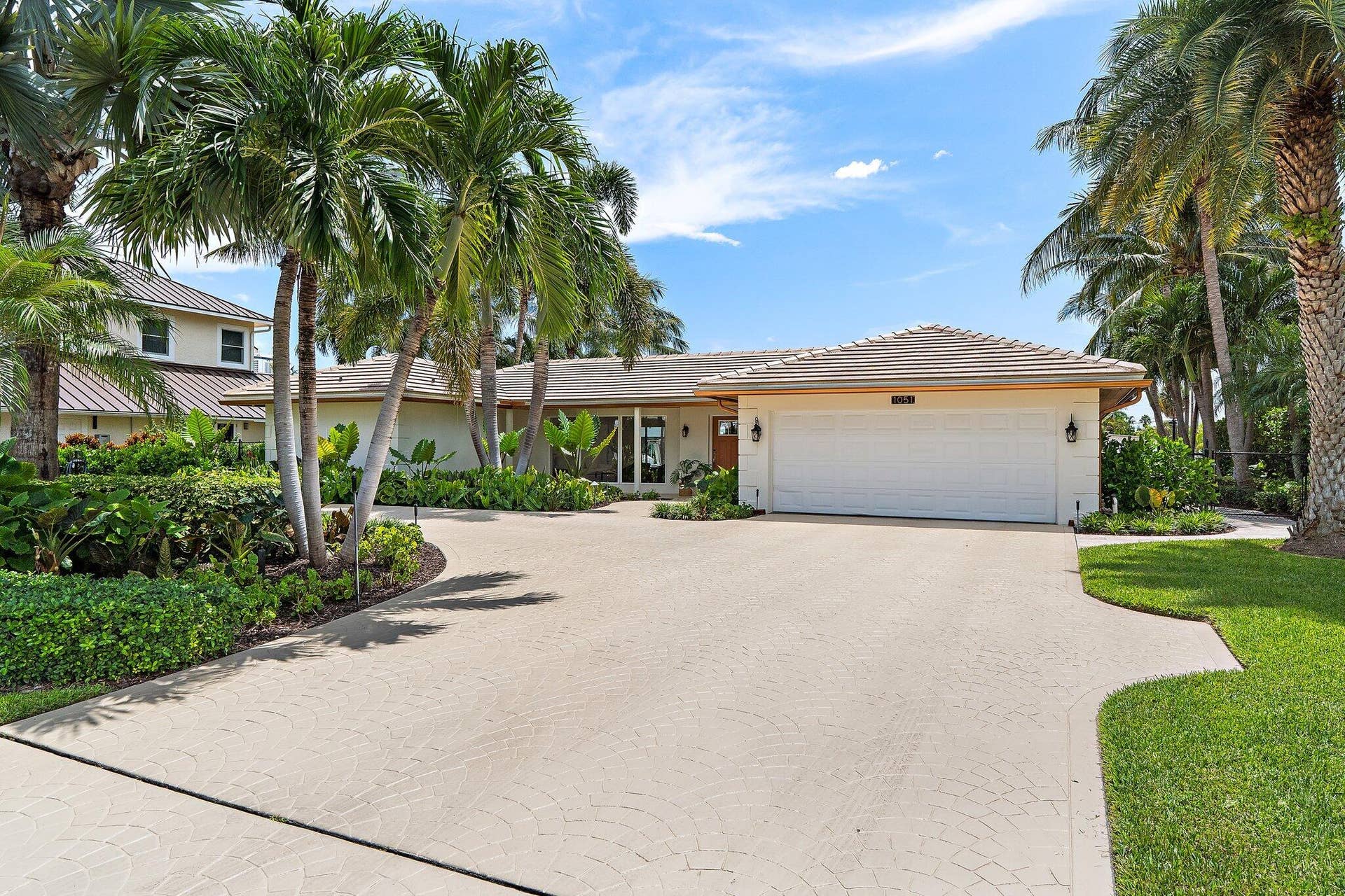 037-1051CoralWay-SingerIsland-SMALL