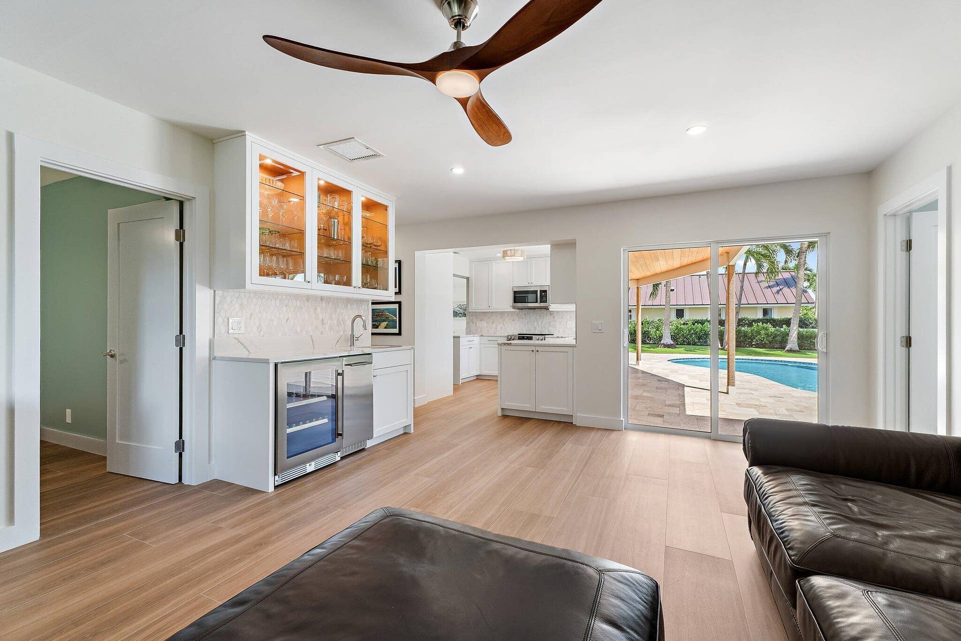 088-1051CoralWay-SingerIsland-SMALL