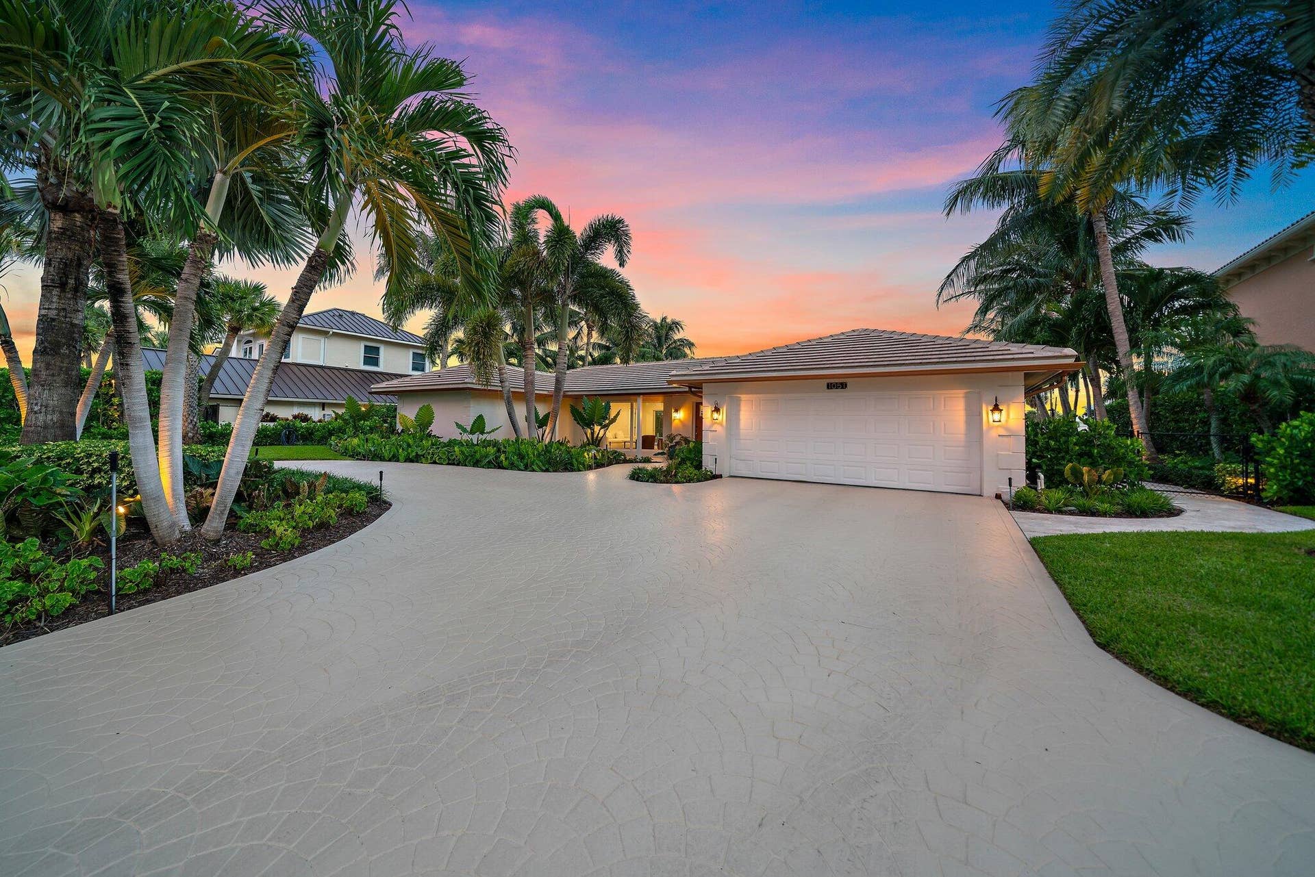 002-1051CoralWay-SingerIsland-SMALL