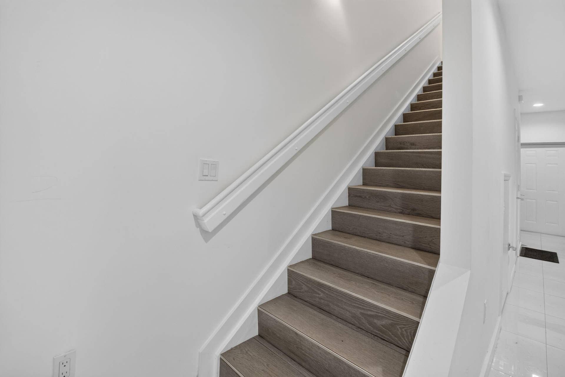 1030 CRYSTAL Way, #103, Delray Beach, FL 33444 stairs