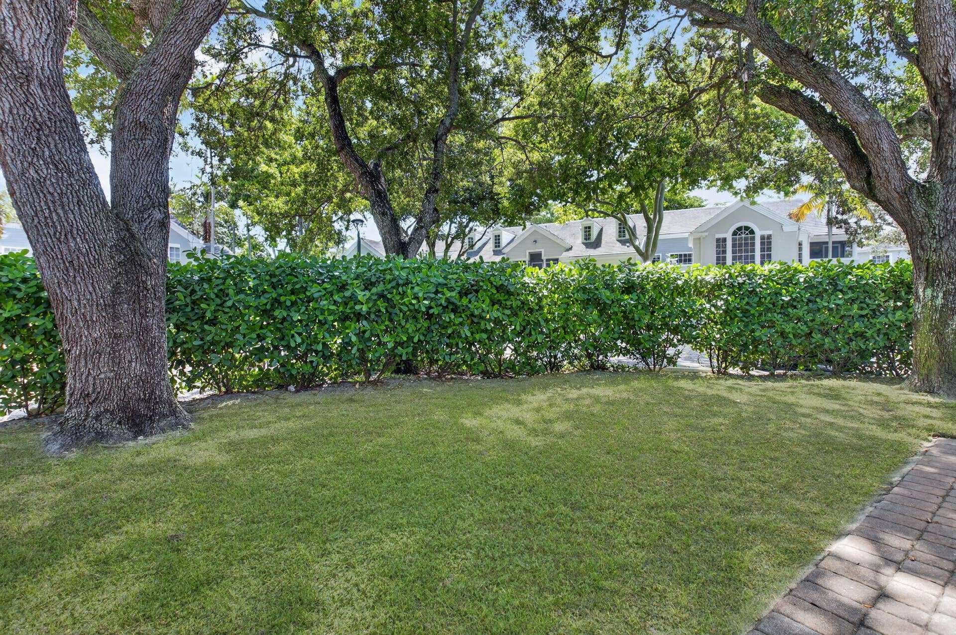 1030 CRYSTAL Way, #103, Delray Beach, FL 33444 patio/yard