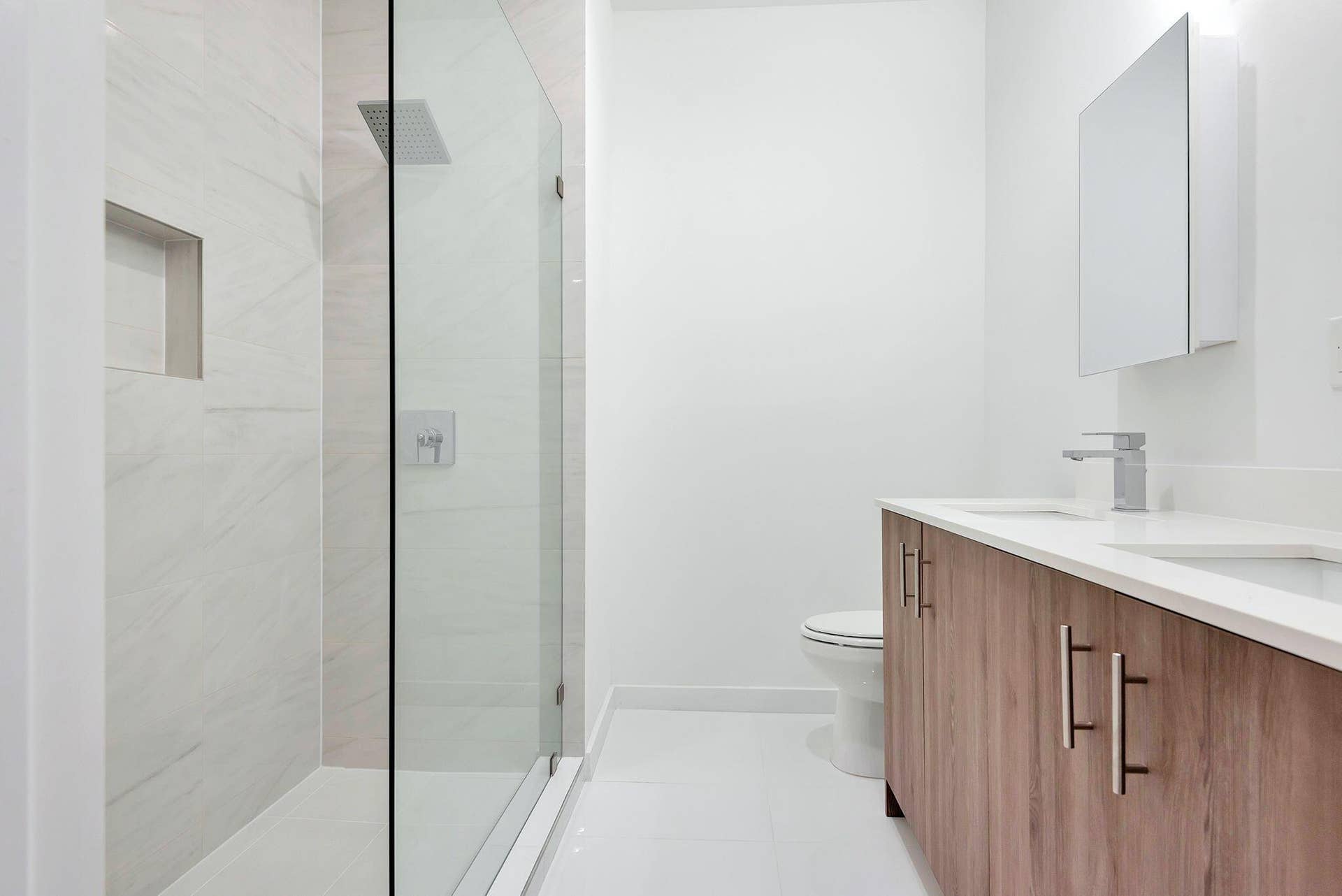 1030 CRYSTAL Way, #103, Delray Beach, FL 33444 ensuite bath