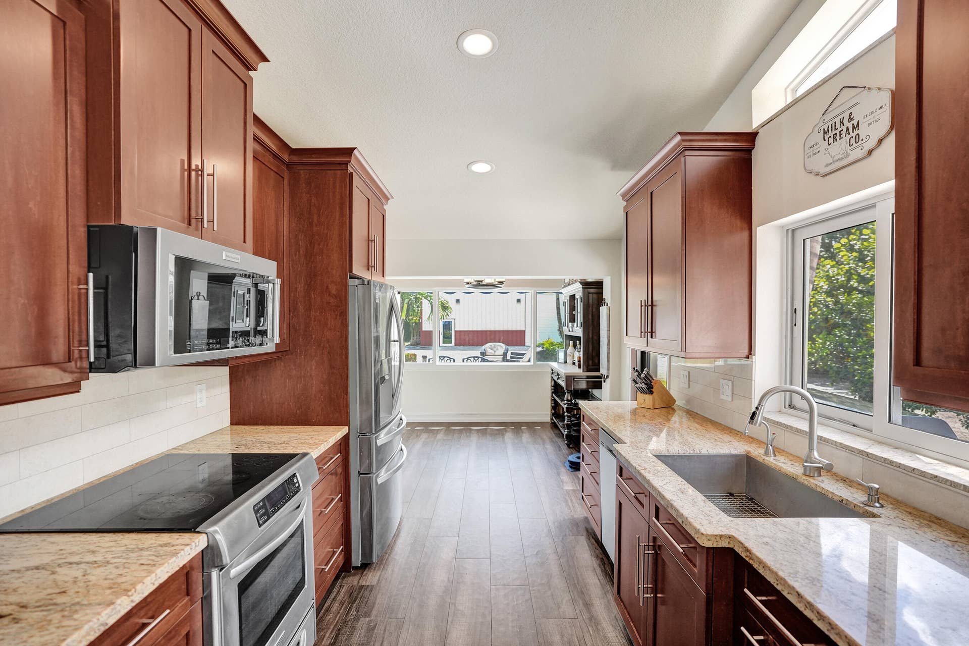 6146 NW 66TH Avenue, Parkland, FL 33067 Well equipped kitchen