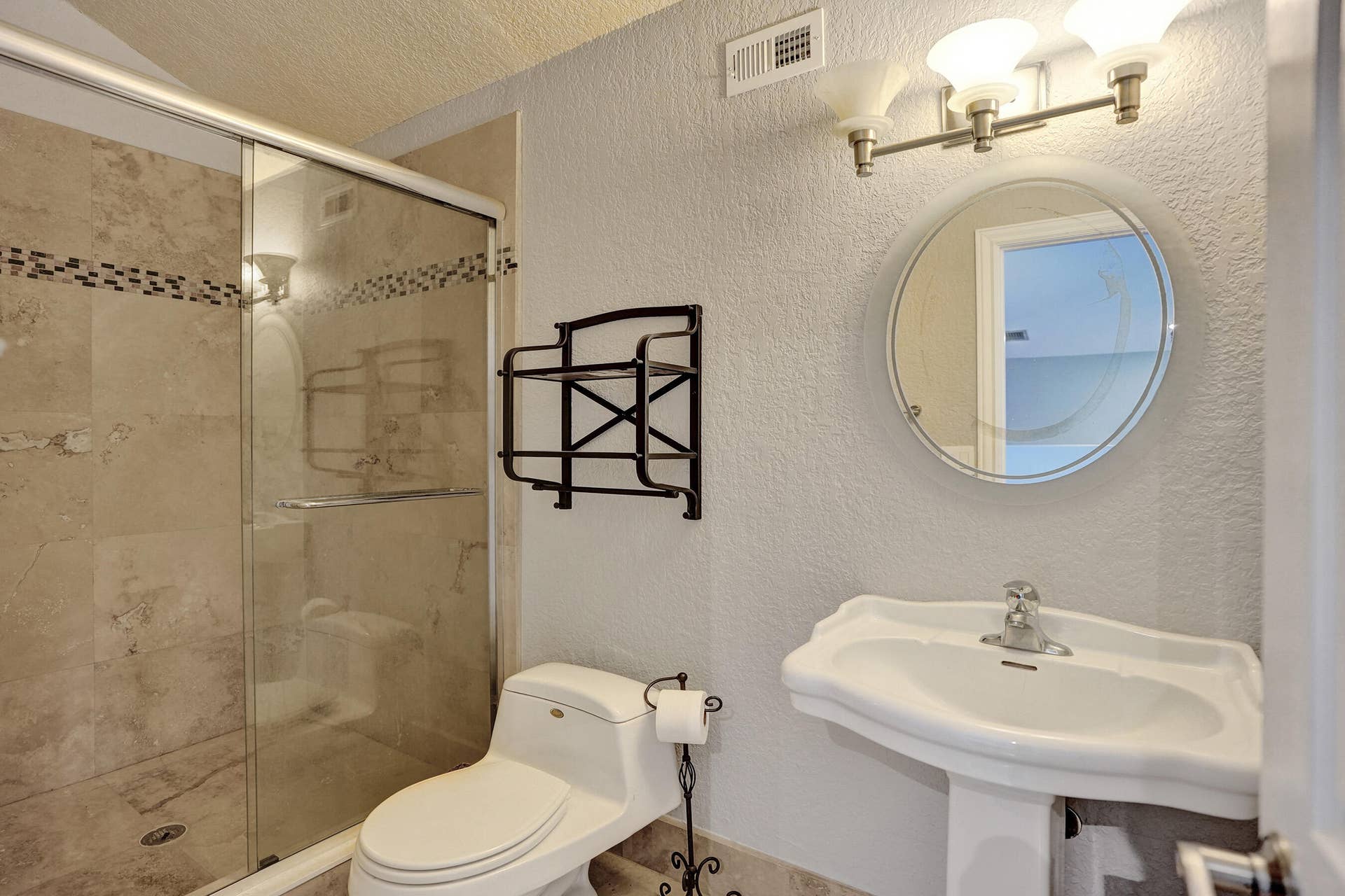 6146 NW 66TH Avenue, Parkland, FL 33067 Guest bathroom