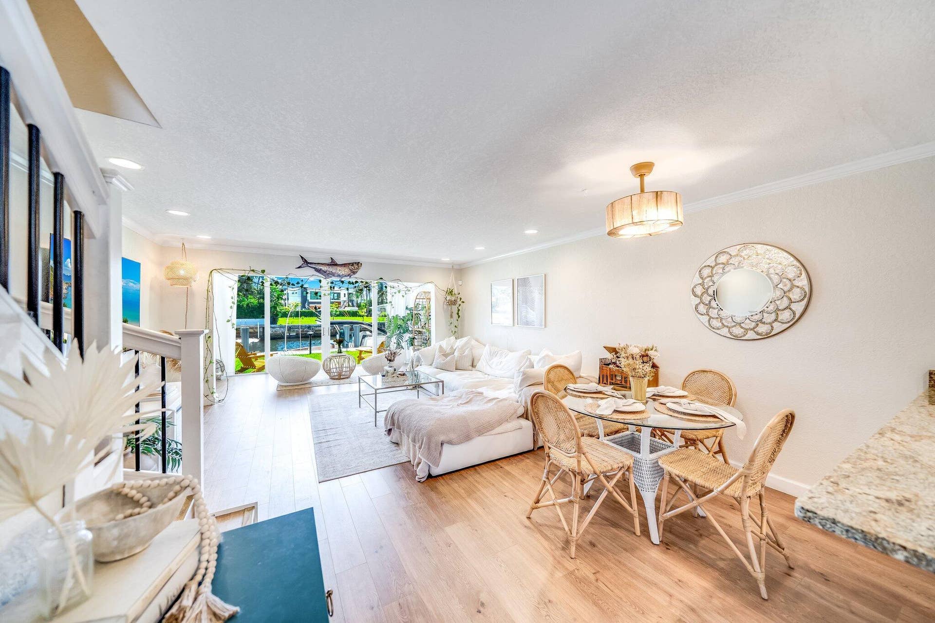 29-web-or-mls-JOY09240