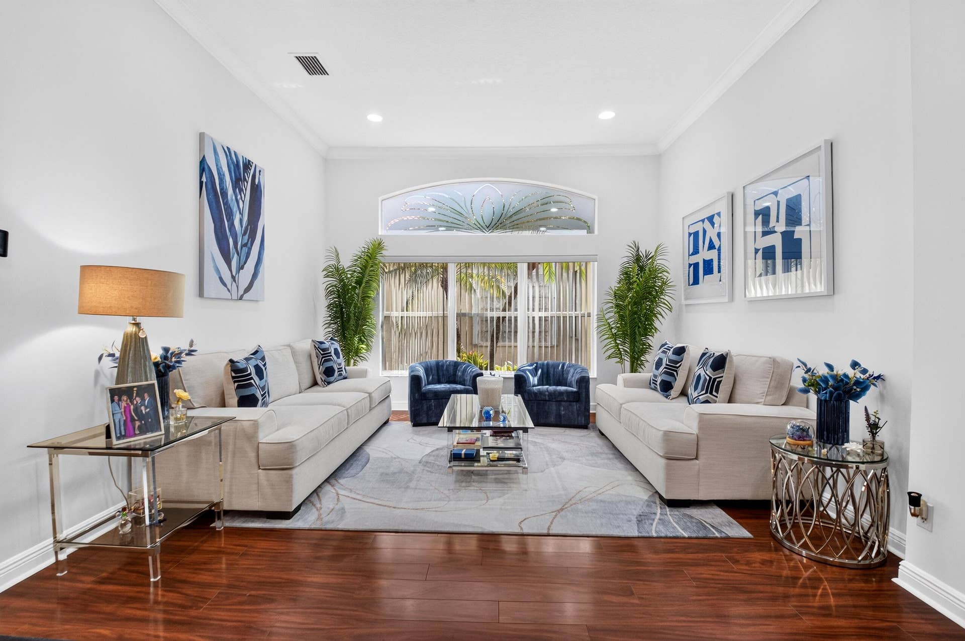 6600 Capistrano Beach Trail, Delray Beach, FL 33446 Exquisite etched-glass detail