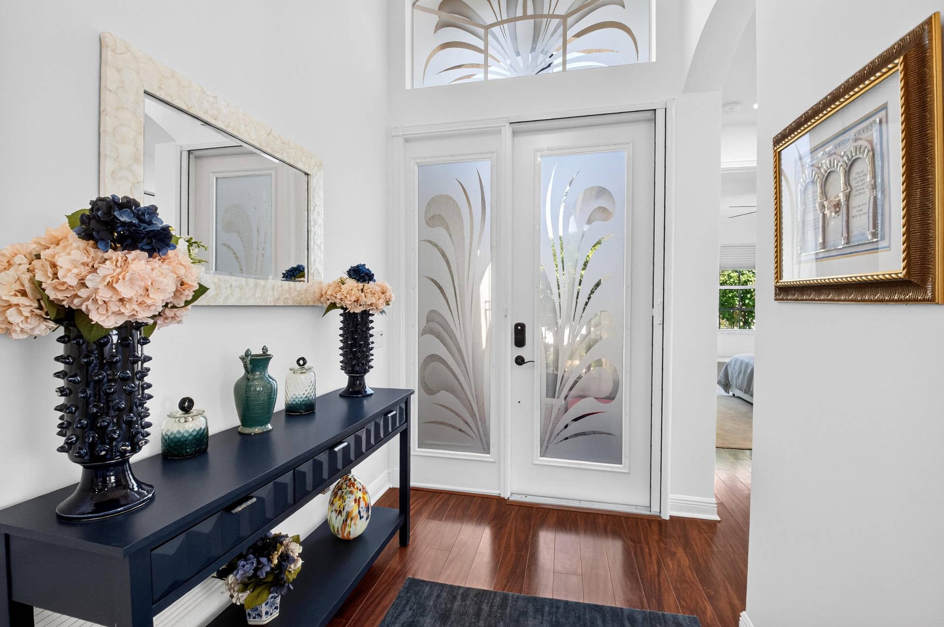 6600 Capistrano Beach Trail, Delray Beach, FL 33446 Step into a bright inviting foyer allowing the natural light to stream inside.