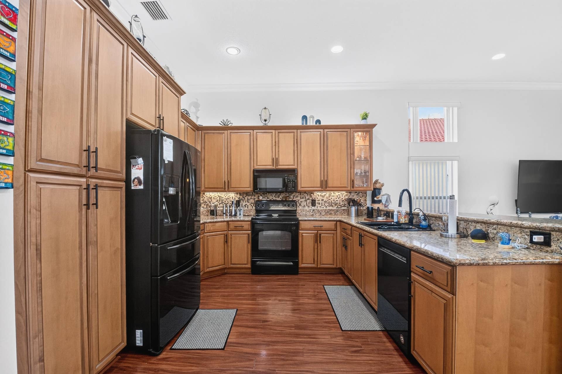 6600 Capistrano Beach Trail, Delray Beach, FL 33446 The Cabinet has interior lighting to display your precious keepsakes.