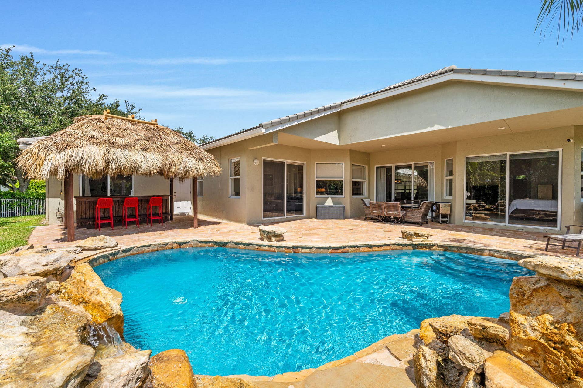 44-web-or-mls-A7406139