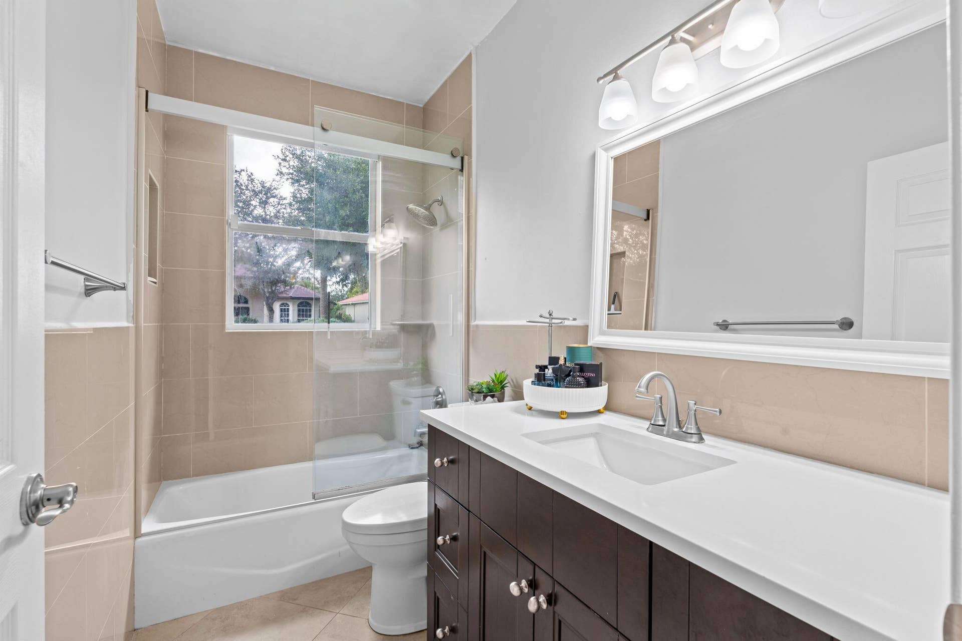 34-web-or-mls-A7406059