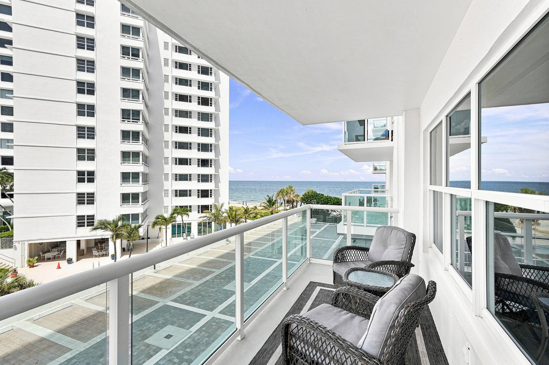 60_balcony